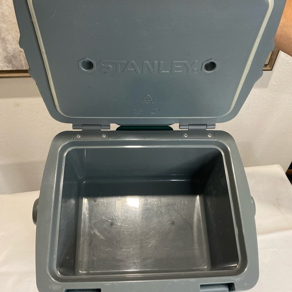 Stanley Forest Green and Gray Portable Cooler - Picture 5 of 7